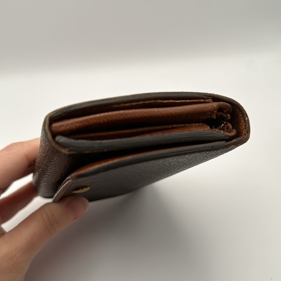 Louis Vuitton monogram wallet - Picture 3 of 12